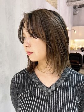 アイティーバイアルバム 藤沢店(IT by ALBUM) くびレイヤーグレージュカラーカーキベージュセミディ_ba494811