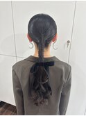 大人可愛いポニーテールアレンジ