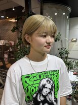 ヘアーアンドメイク ビス(HAIR&MAKE bis)&nbsp;2bleach以上！ホワイトブロント【山崎ほのか】