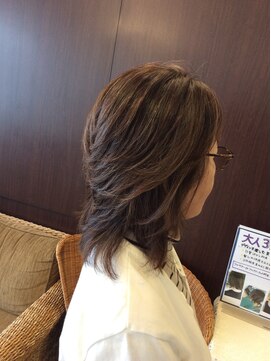 マリーインターナショナル 浦添店(MARIE INTERNATIONAL) レイヤー大人3Dカラー白髪ぼかし