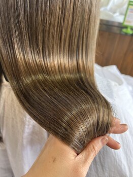 カルムヘアデザイン(Calme hair design)の写真/厳選トリートメントで叶える理想のツヤ髪！髪の芯から潤い美しさが持続する、こだわりのケアがここに―＊