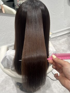 【Kurumi】髪質改善で極上　艶々サラサラの手触りに！