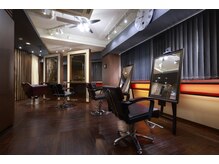 Men's salon Dahlia 恵比寿 メンズカット/メンズパーマ/ダウンパーマ/ブリーチ/カラーの雰囲気(広々としたバリ風の落ち着いた空間でゆったりと過ごせます。)