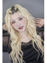 ヴィヒタ 川越 本川越(VIHTA.)&nbsp;レイヤーカットロングレイヤーホワイトブロンド川越本川越