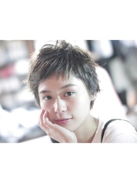 メイカ(MEIKA) nude beige アレンジショート