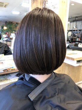 ルーミス バズヘアー(Loomis Buzzhair) ワンレン、グラボブもどき　エヌドットカラーモーヴ