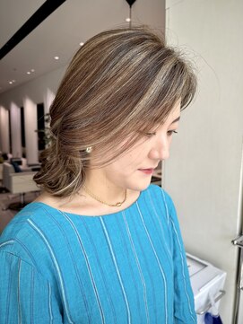 ステア ケース(stair case) ハイライト 太め レイヤーボブ 30代