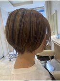 明るめベージュショート 大人可愛い丸みボブ ひし形多毛クセ毛