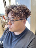 ネオリーブサイン 大森店(Neolive sign) 動きのあるセンターパート　波巻きパーマ　波巻きスパイラル