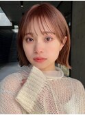 切りっぱなしタッセルボブ外ハネピンクベージュシースルーバング