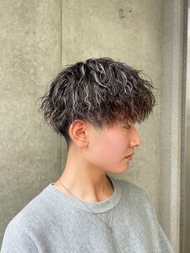 トゥイン 八王子(TWIN) メンズハイライトメッシュ　ツイストスパイラルパーマ