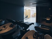 【癒しのシャンプーで極上のひとときを♪】暗室のフルフラットシャンプー台で日常の疲れをリフレッシュ☆