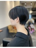 クールハンサムショート大人センターパート自然な前下がり
