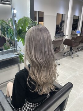 エイム(AiM) ホワイトカラー