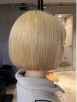 エリマ 調布(elima) ブリーチあり抜きっぱなしブロンドベージュミニボブタッセルボブ