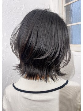 ネオリーブ シュシュ 神保町店(Neolive susu) 【小顔見え】レイヤーカット、外ハネ、黒髪