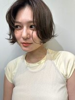 ヴヴ(Bub)&nbsp;ニュアンスパーマ 海外風レイヤーボブ アッシュカラー 20代