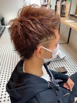 ディスイズバーバーサード(THIS IS BARBER 3rd) ツーブロック ハイトーンカラー ライン バリアート