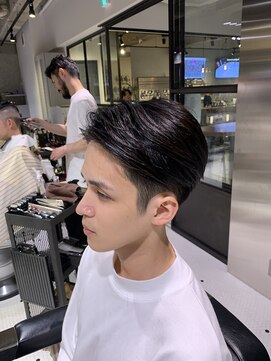 フランクスバーバーザスタンド(Frank’s barber the stand) メンズビジネスツーブロック七三ショートフェードF