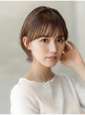 20代30代大人可愛いグレージュカラー斜めバングショートボブ