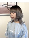 20代30代ホワイトシルバーグラデーションウルフカット