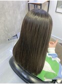 オリーブグレージュ