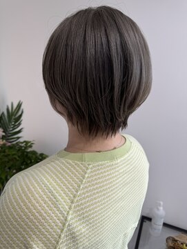 モア(more) くびれショート/大人ショート/グレージュカラー/30代40代50代