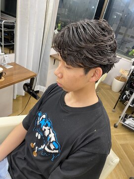 アレス バイ シカ 神戸三宮元町店(ALLES by Cica) スーツ短髪ツーブロック束感黒髪シークレットパーマ流行