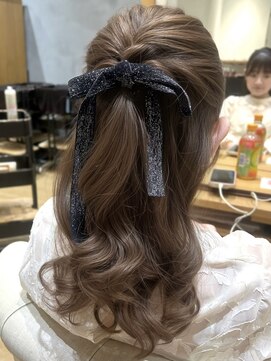 バイオレットジェム(Violet`jem) ハーフアップ参列ヘアアレンジベージュカラーFU-41