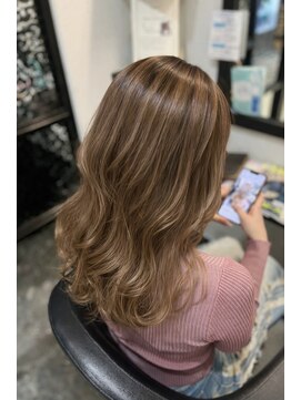 サロンドフィール(Salon de feel) バレイヤージュ風ピンクベージュカラー