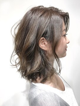 リアン(Lian) 【外ハネ】ミディアムスタイル