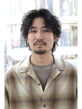 メゾンフォーメン(Maison for men) ツイストスパイラルパーマウルフパーマ　波巻き　センターパート