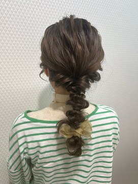 ベルバイリトル(belle by little) 編みおろしアレンジ