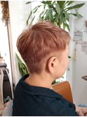 ピンクベージュのベリーショート