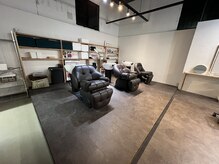 グローバルネオ(GLOBAL NEO)の雰囲気（モチモチソファーのシャンプー台で身体に負担が無いです。）