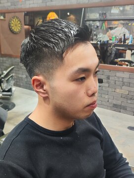 スリーセント 栄(3/cent) フェザーアップ/スキンフェード/フェードカット