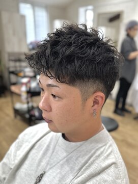 スカイ(SKY) ツイスパ/波巻き/眉毛/バーバー/ニュアンスパーマ/ブリーチ