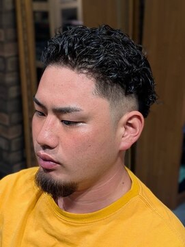 コーク(coke) spiral perm × fade style