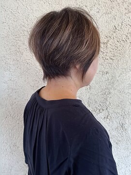プリモ ココ 鍋島店(Primo coco.) ショートボブ 丸みショート ハイライト ブラウンベージュ 美髪