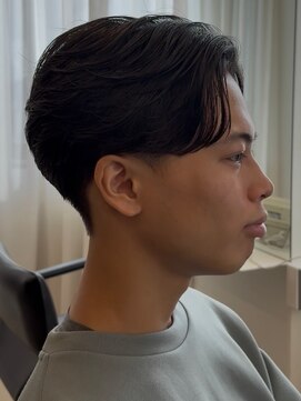 アコロン(acoron.) ナチュラル/センターパート/ニュアンスパーマ/池袋メンズカット