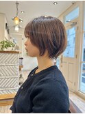横顔がきれいに見える丸みショートボブ