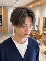 ローム(Rome)&nbsp;センターパートコンマヘア毛流れセンターパート束感ショート