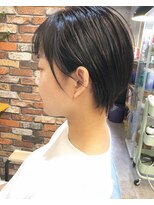 ルーナヘアー(LUNA hair) 『京都 ルーナ』耳かけショートヘア 【草木真一郎】