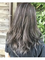 コレットヘア(Colette hair)&nbsp;ハイライト×グレー