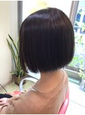 ゆるやか前下がりボブ