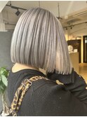 肩ちょい上のコンパクトボブ×ハイトーンアッシュ_white ash bob