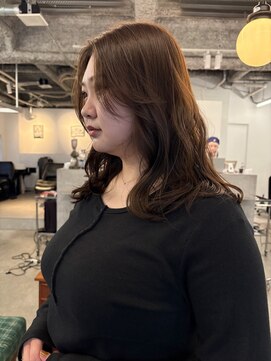 エルメ クラマエ(Elme) 柔らかいベージュカラー