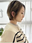 ショートボブ　大人可愛い　20代/30代/40代　ハイライトカラー