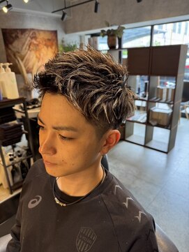 ネスタ ヘアー グラウンド(NESTA hair ground) スパイキーショート/ハイライトメッシュ
