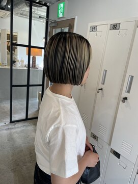 セーヌアワー(CEINE OUR) 三軒茶屋ショートボブレイヤーハイライトイルミナメテオカラー